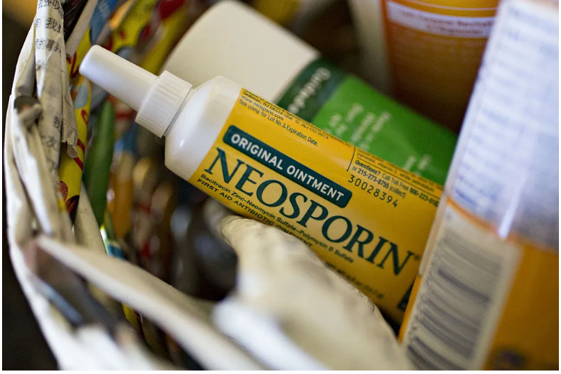 在鼻腔中涂抹孚诺软膏（Neosporin）真的可以帮助预防病毒感染吗？